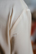 Charger l&#39;image dans la galerie, Adèle la robe de chambre | Sergé de soie lustré ivoire
